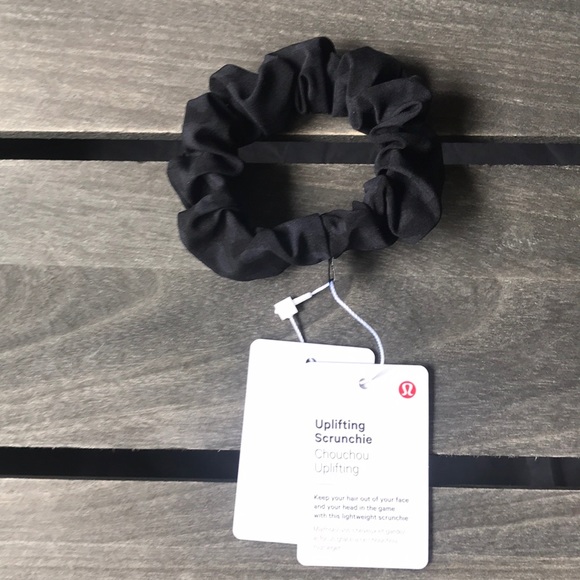 lululemon athletica Other - Lululemon Uplifting Scrunchie